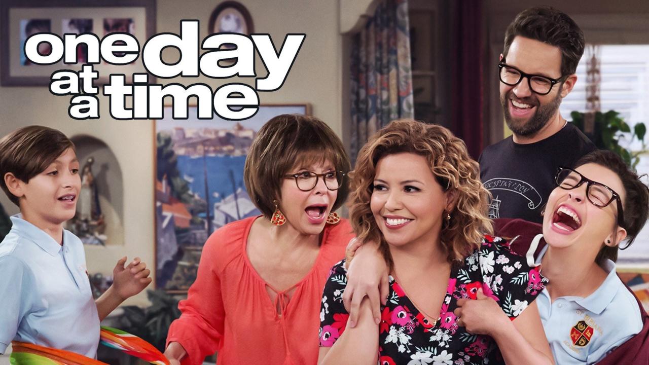 مسلسل One Day at a Time الموسم الاول الحلقة 1 الاولي مترجمة